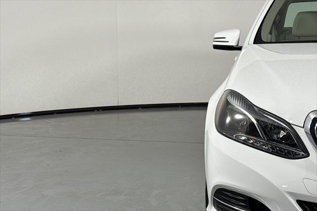 Photo of 2014 Polar White Mercedes-Benz E-Class
