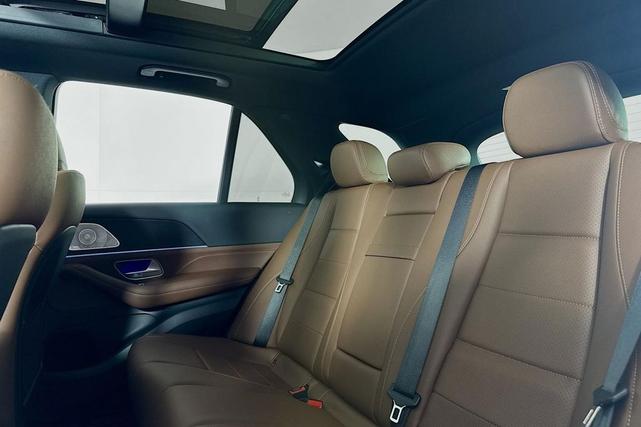 Photo of 2025 Black Mercedes-Benz GLE 450e