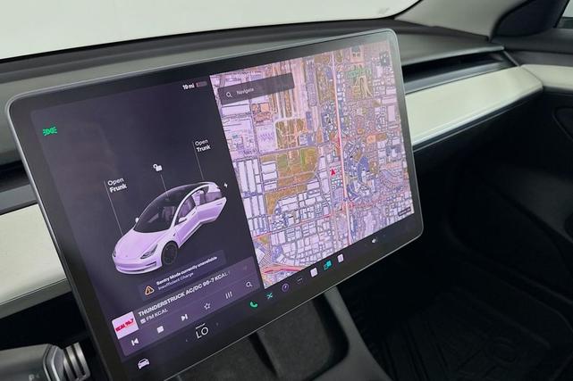 Photo of 2021 PEARL WHITE Tesla Model 3