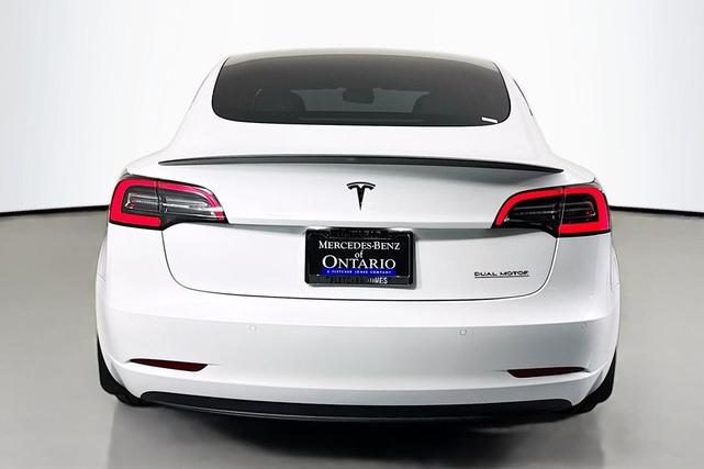 Photo of 2021 PEARL WHITE Tesla Model 3