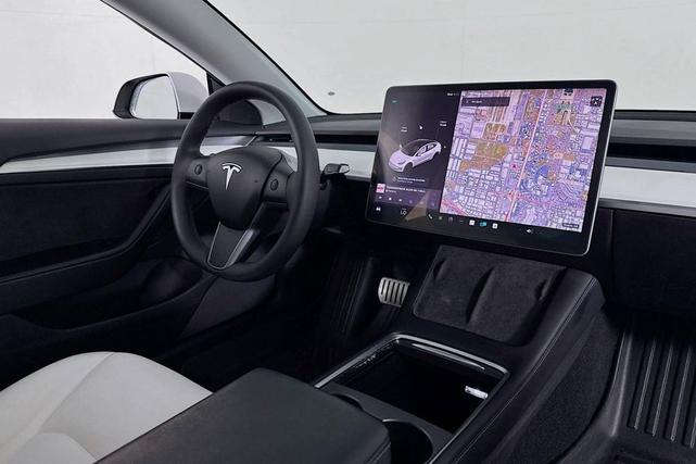 Photo of 2021 PEARL WHITE Tesla Model 3