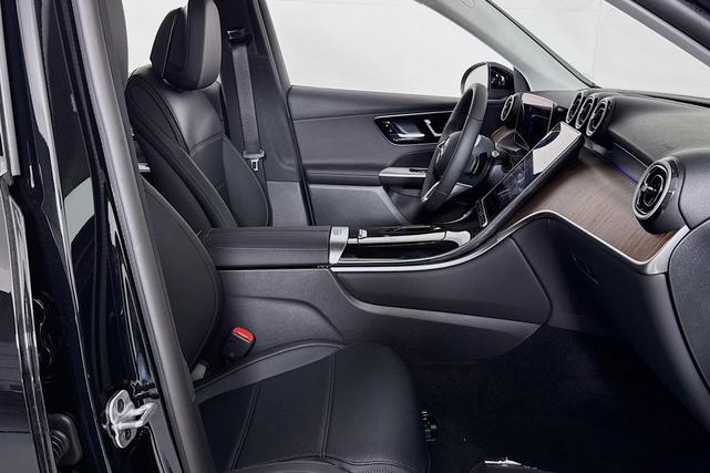 Photo of 2025 Black Mercedes-Benz GLC 350e