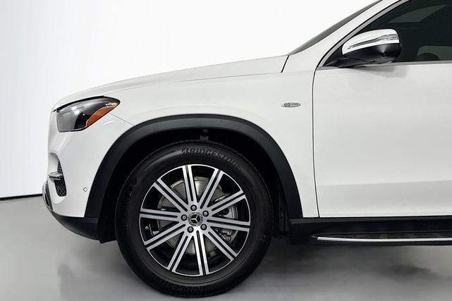 Photo of 2025 Polar White Mercedes-Benz GLE 450e