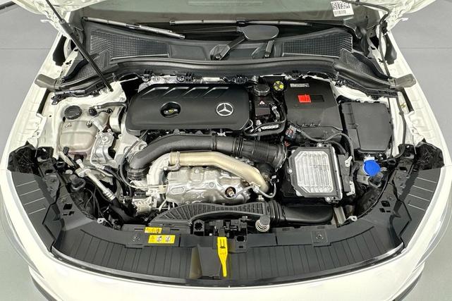 Photo of 2025 Polar White Mercedes-Benz GLA 250
