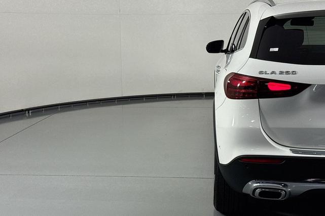 Photo of 2025 Polar White Mercedes-Benz GLA 250