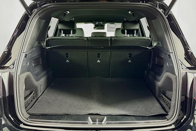 Photo of 2025 Night Black Mercedes-Benz GLB 250