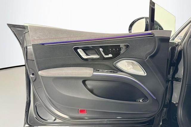 Photo of 2023 Obsidian Black Metallic Mercedes-Benz EQS 450