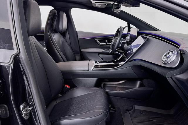 Photo of 2023 Obsidian Black Metallic Mercedes-Benz EQS 450