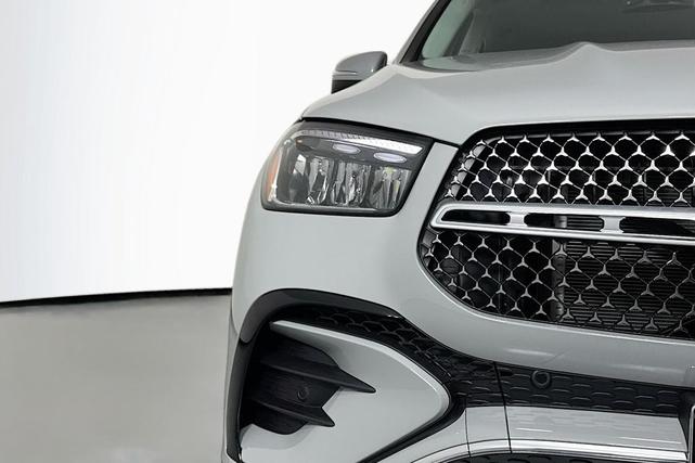 Photo of 2026 MANUFAKTUR Alpine Grey Mercedes-Benz GLE 450e