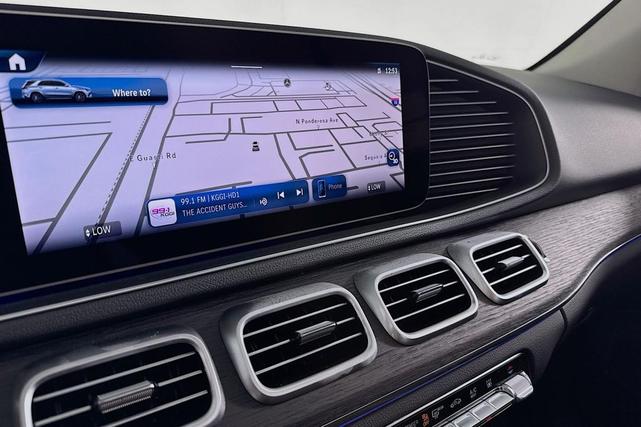 Photo of 2026 MANUFAKTUR Alpine Grey Mercedes-Benz GLE 450e