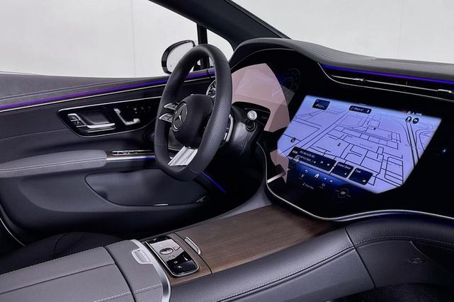 Photo of 2025 Polar White Mercedes-Benz EQS 450