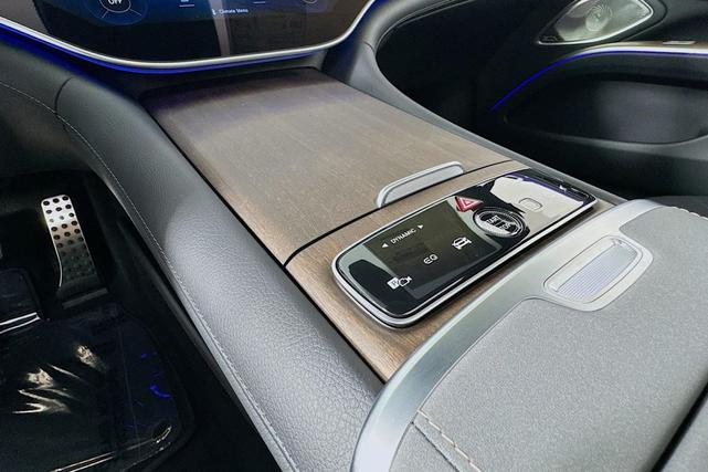 Photo of 2025 Polar White Mercedes-Benz EQS 450