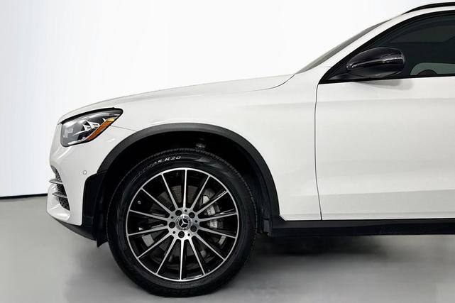 Photo of 2022 Polar White Mercedes-Benz GLC 300