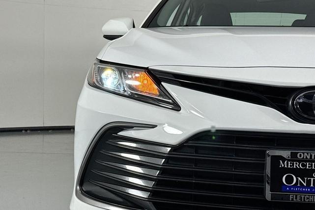 Photo of 2022 White Toyota Camry