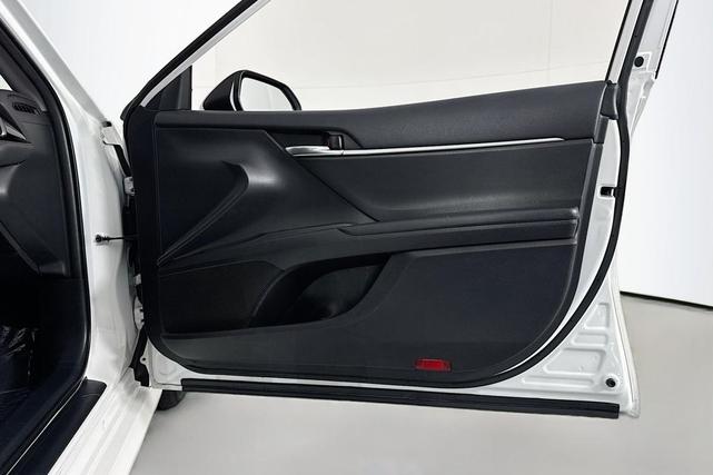 Photo of 2022 White Toyota Camry