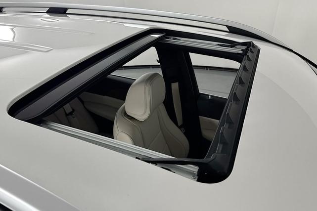 Photo of 2026 Polar White Mercedes-Benz GLE 350