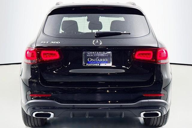 Photo of 2022 Black Mercedes-Benz GLC 300