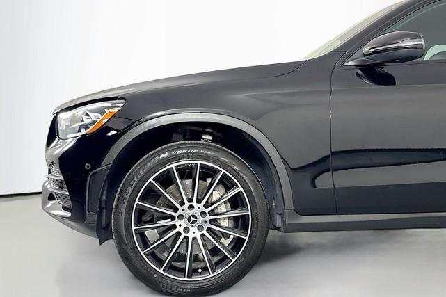 Photo of 2022 Black Mercedes-Benz GLC 300