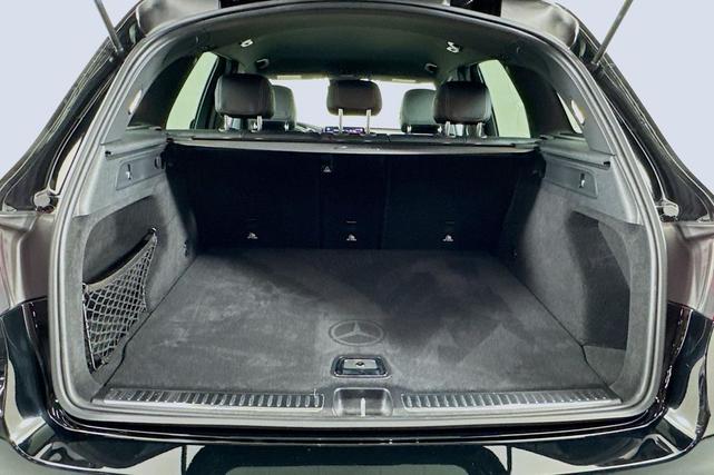 Photo of 2022 Black Mercedes-Benz GLC 300