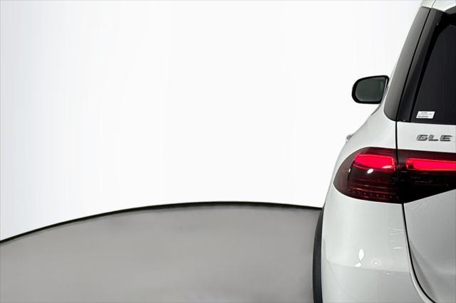 Photo of 2025 Polar White Mercedes-Benz GLE 350