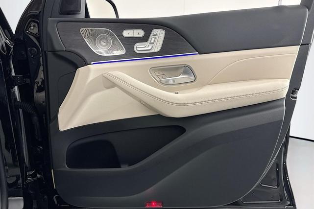 Photo of 2025 Obsidian Black Metallic Mercedes-Benz GLS 450