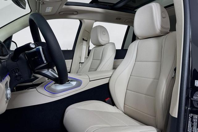 Photo of 2025 Obsidian Black Metallic Mercedes-Benz GLS 450