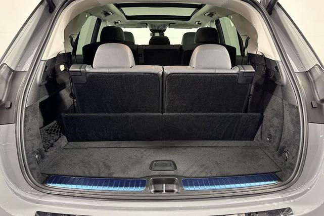 Photo of 2025 MANUFAKTUR Alpine Grey Mercedes-Benz GLE 350