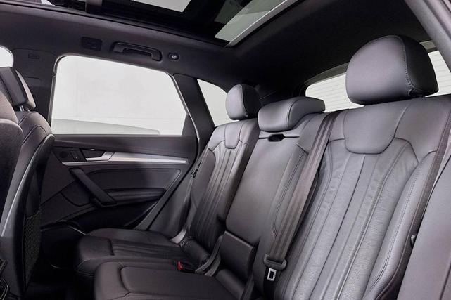 Photo of 2020 Mythos Black Metallic Audi Q5