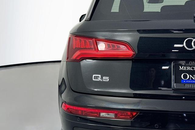 Photo of 2020 Mythos Black Metallic Audi Q5
