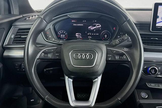 Photo of 2020 Mythos Black Metallic Audi Q5