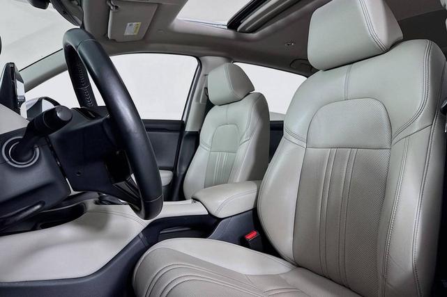 Photo of 2023 Lunar Silver Metallic Honda HR-V