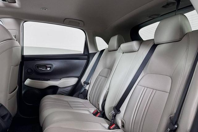 Photo of 2023 Lunar Silver Metallic Honda HR-V