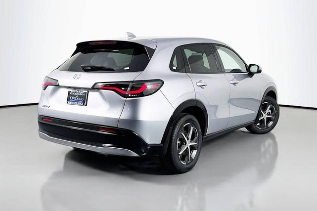 Photo of 2023 Lunar Silver Metallic Honda HR-V