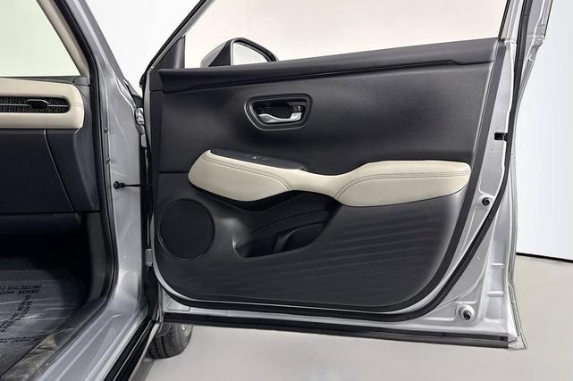 Photo of 2023 Lunar Silver Metallic Honda HR-V