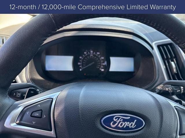 Photo of 2022 Star White Ford Edge