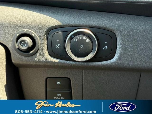 Photo of 2025 Oxford White Ford Transit-250