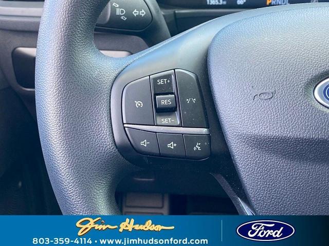 Photo of 2025 Oxford White Ford Escape
