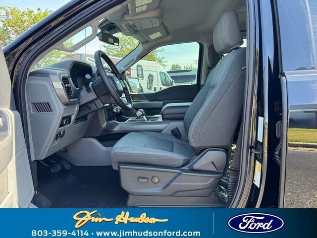 Photo of 2025 Agate Black Metallic Ford F-150 Lightning