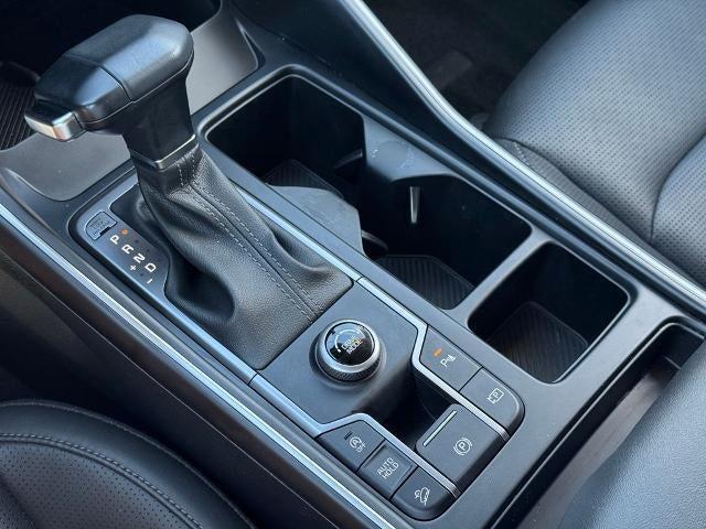 Photo of 2024 Glacial White Pearl Kia Sorento