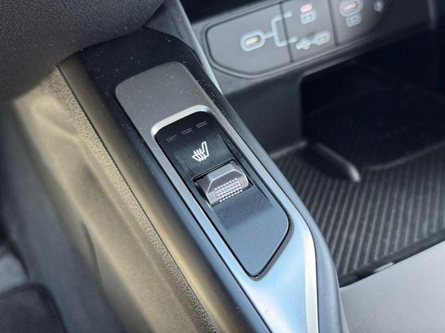 Photo of 2024 Glacial White Pearl Kia Sorento