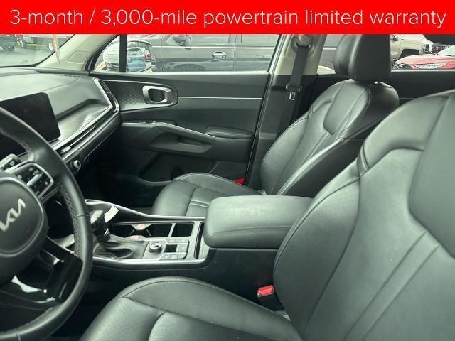 Photo of 2024 Glacial White Pearl Kia Sorento
