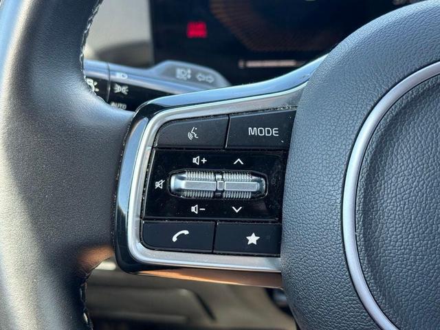 Photo of 2024 Glacial White Pearl Kia Sorento