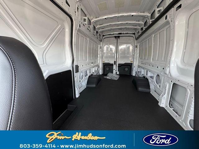 Photo of 2025 Oxford White Ford Transit-350