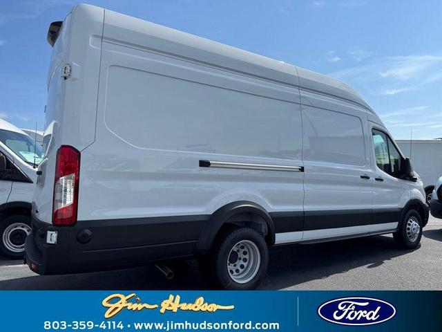Photo of 2025 Oxford White Ford Transit-350
