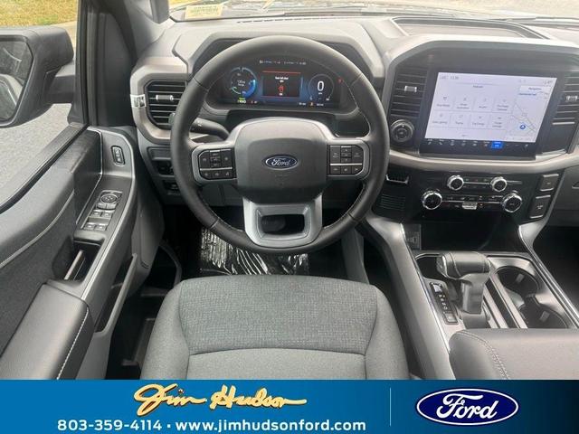 Photo of 2025 Agate Black Metallic Ford F-150 Lightning