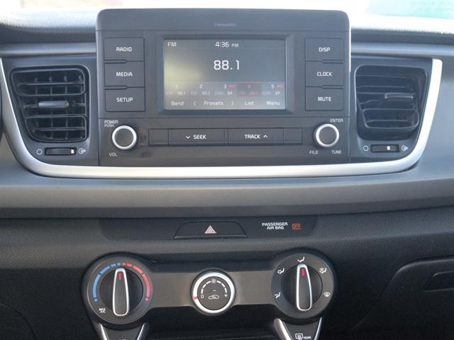 Photo of 2018 Clear White Kia Rio