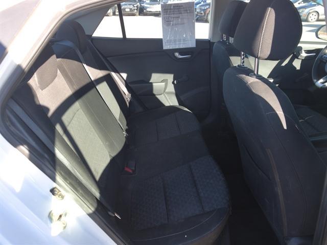 Photo of 2018 Clear White Kia Rio