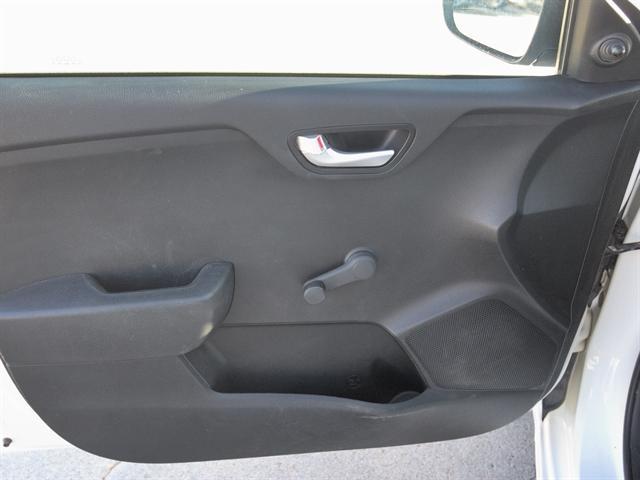 Photo of 2018 Clear White Kia Rio