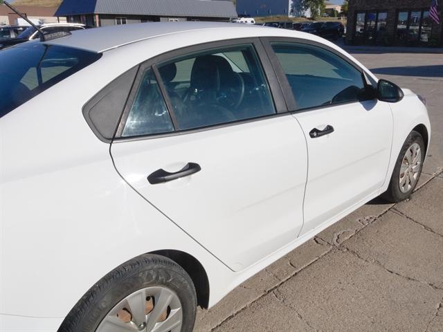 Photo of 2018 Clear White Kia Rio