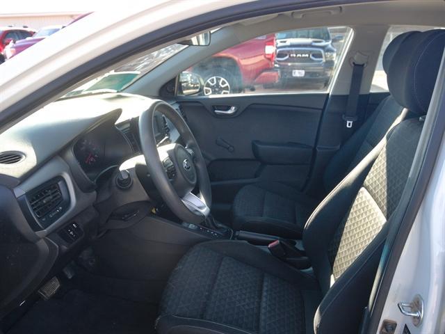 Photo of 2018 Clear White Kia Rio